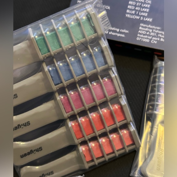 New - 10 Pc Temporary Hair Chalk Wax Combs for Kids, 10 Bright Washable Colors - Picture 12 of 15